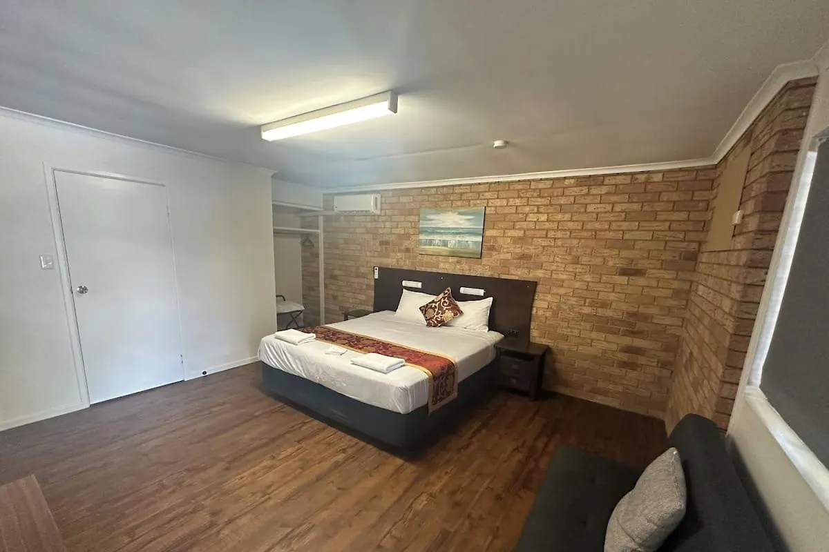 Kipparing Village Motel Redcliffe Aparthotel